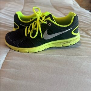 Nike Kids Lunar Forever 2 Black and Neon Yellow Sneakers